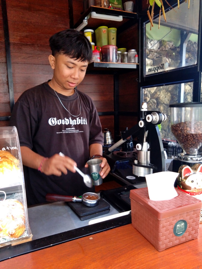 サヌールの海沿いにあるおいしいコーヒースタンドKoppan
